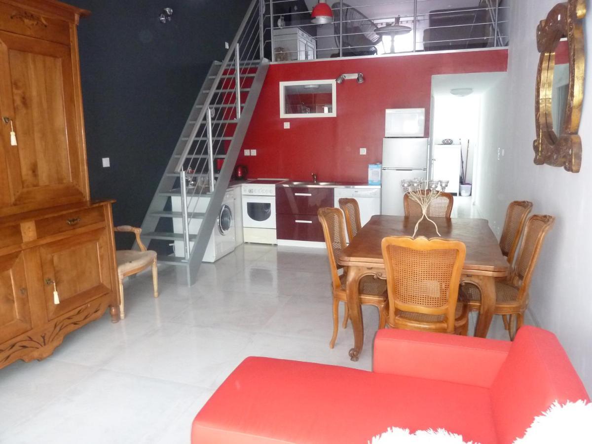 Au Cheval D'or Apartment *